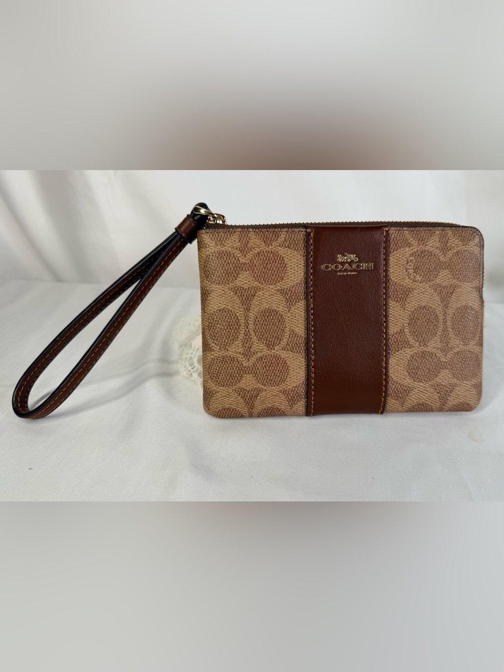 NWT Coach Corner Zip Wristlet CW854 Signature Canvas Khaki brown